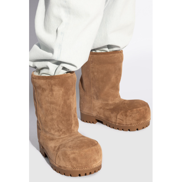 Peekaboo Baluga Boot